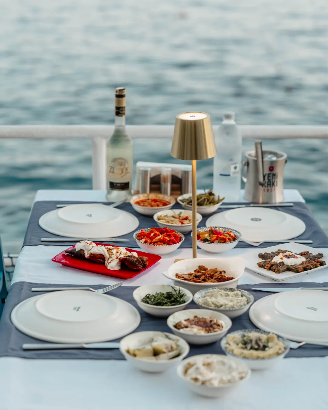İnceden Bir Meyhane – Kaş manzaralı sofra